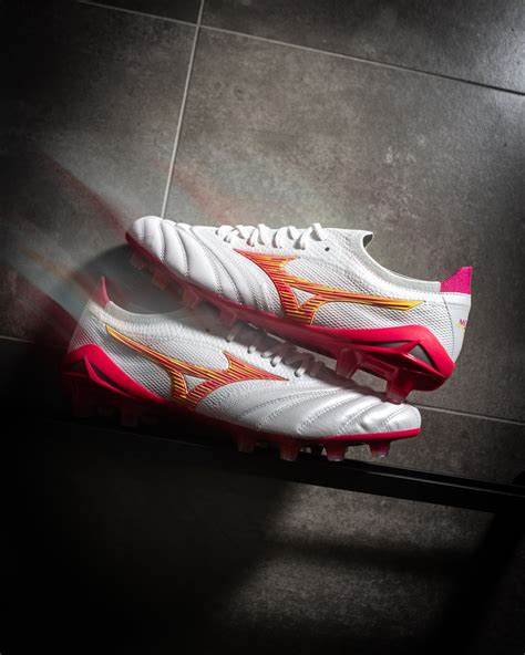 ảnh chụp màn hình mizuno giày đá bóng