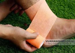 ảnh chụp màn hình quấn cổ chân đá bóng