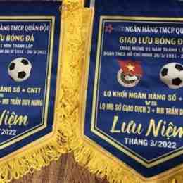 cờ lưu niệm bóng đá