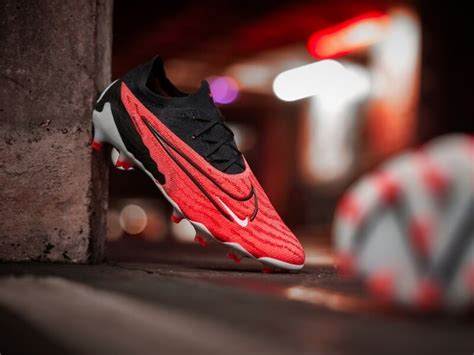 giao diện app giày nike đá bóng