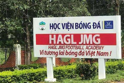 giao diện app học phí học viện bóng đá hoàng anh gia lai
