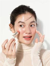 tính năng nổi bật da đẹp căng bóng