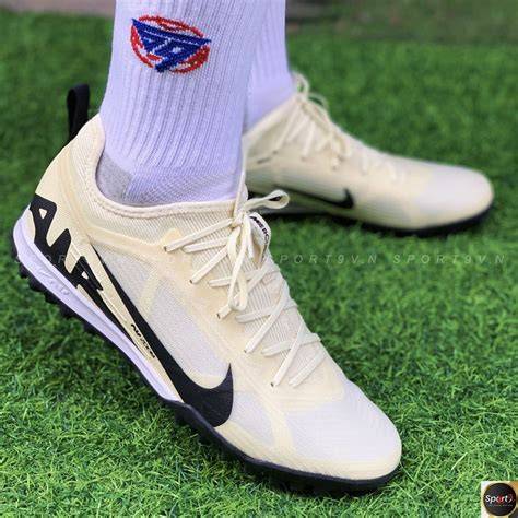 tính năng nổi bật giày nike đá bóng