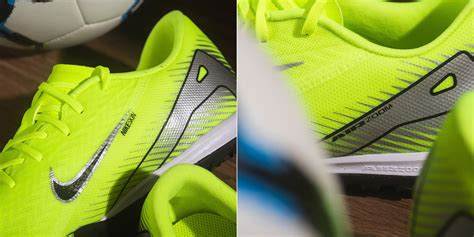 tính năng nổi bật nike giày bóng đá
